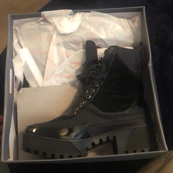 Boots - Picture 3 of 4